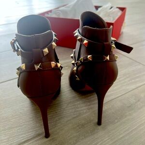 Brand new Valentino boots. 3 inches high heels boots.